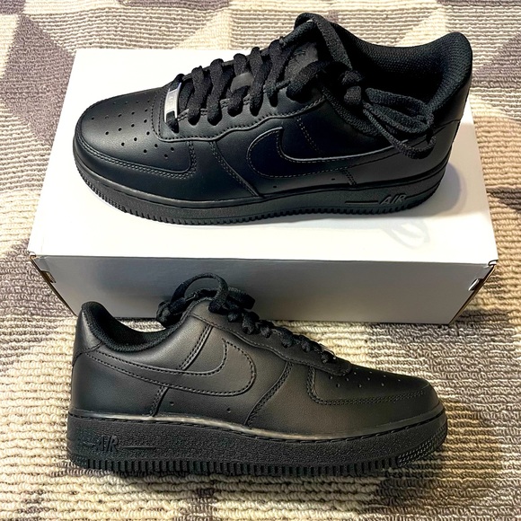 Nike Air Force 1 Low - Picture 2 of 5